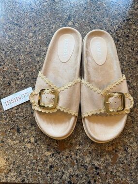 Kumishi Gold Buckle Scalloped Slide Sandals - Champagne